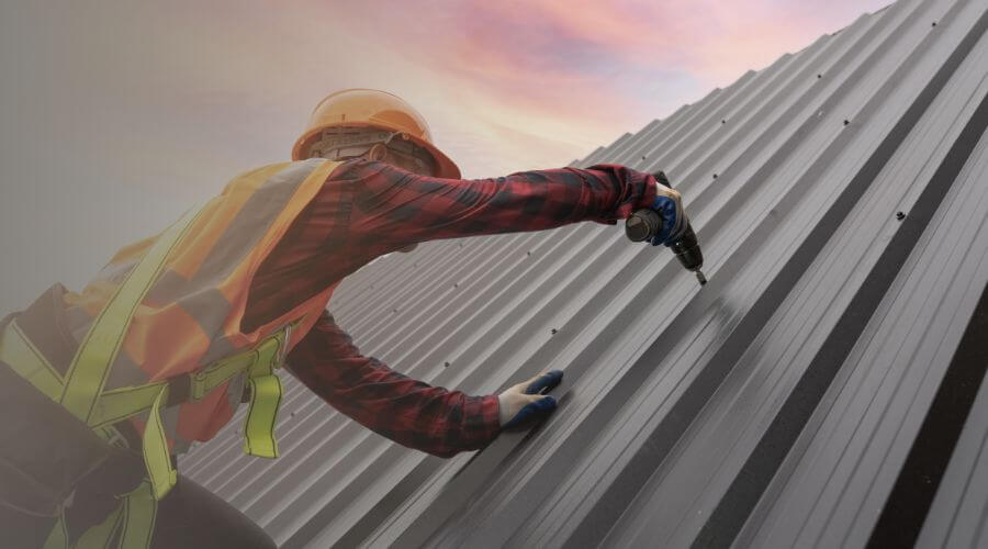 Professional gutter cleaning in Kathleen, GA
